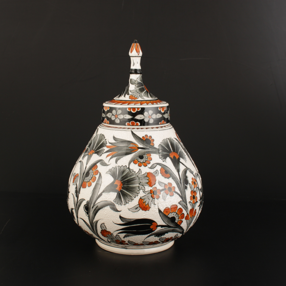 KARANFİL-İ HÜMÂYUN VAZO